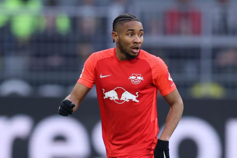 «Барселона» готова побороться за забивного игрока Нкунку