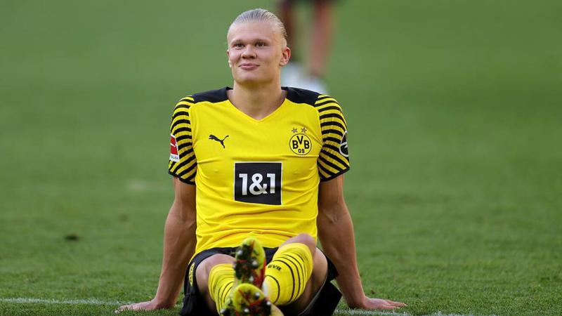 На фоне интереса «Ман Сити» и «Реала», «Боруссия» ждёт решения от Холанда. 