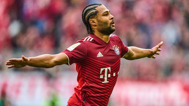 «Бавария» завалила Гнабри деньгами