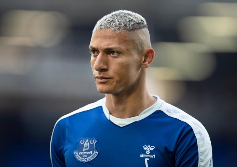 «Тоттенхэм» даёт двух игроков за Ришарлисона