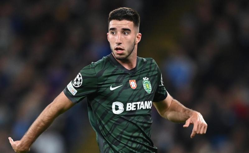 «Барселона» сражается с «Манчестер Юнайтед» за защитника