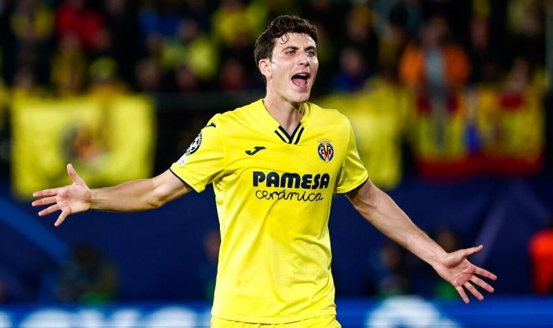 «Манчестер Юнайтед» и «Тоттенхэм» бьются за топ-защитника