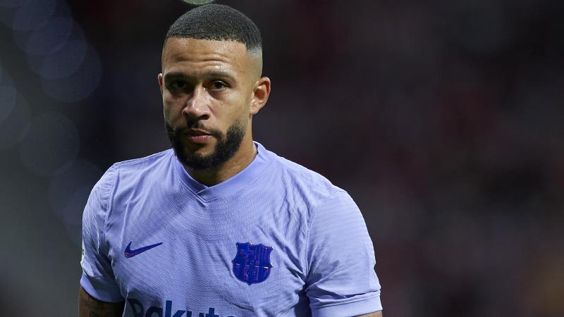 Клуб АПЛ лидирует в гонке за Депаем