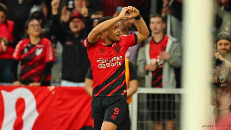 «Барселона» подписала талантливого форварда 