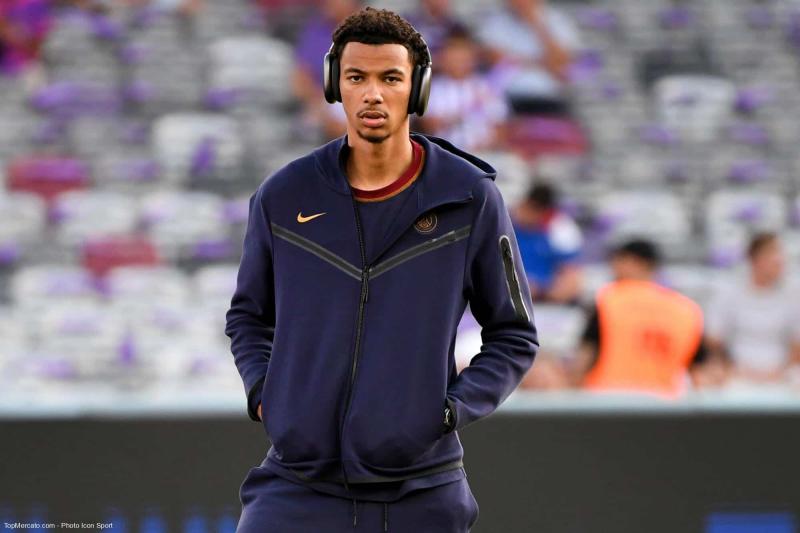 «Вулверхэмптону» нужен форвард «ПСЖ»