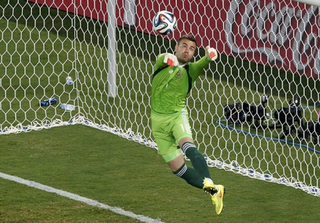 ЧМ-2014: У Акинфеева больше сэйвов, чем у Очоа