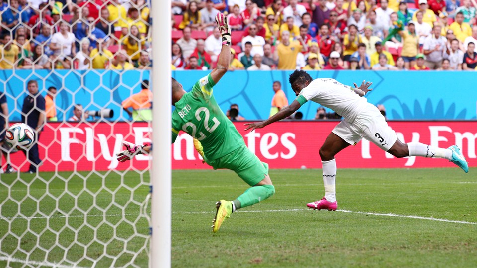 Гол Ганы в ворота Португалии