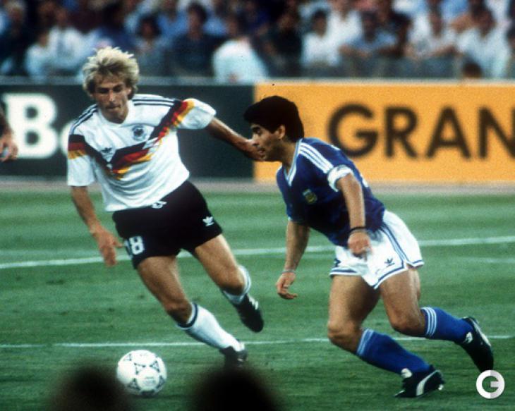 Диего Марадона: "Перед финалом ЧМ-1990 мне сказали, что нужно сдать игру"