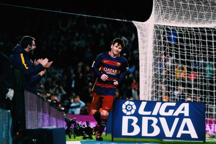 Президент Примеры: "Сам Роналду признает, что сейчас Месси лучше"