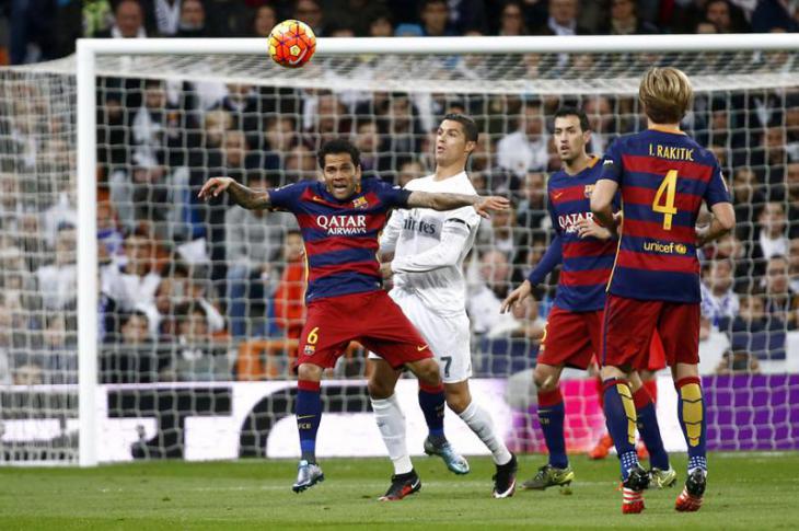 Алвес: &quot;Роналду не заслужил места в тройке финалистов на «Золотой мяч»&quot;