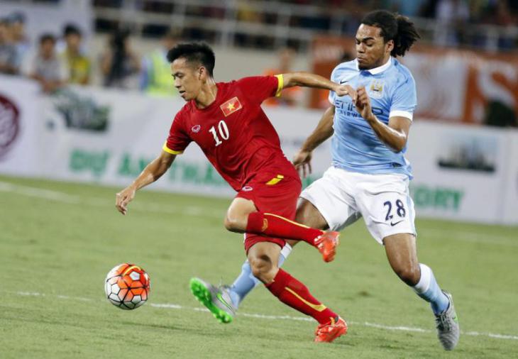 Сразу 4 клуба АПЛ заинтересованы в защитнике «Манчестер Сити» 