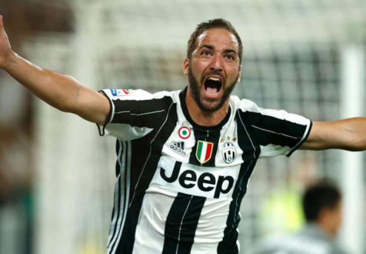 Игуаин: "Продолжайте называть меня жирным, – я продолжу забивать"