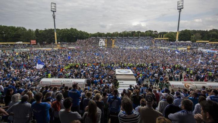 Радость и ликование Дармштадта от выхода в Бундеслигу - в одном фото