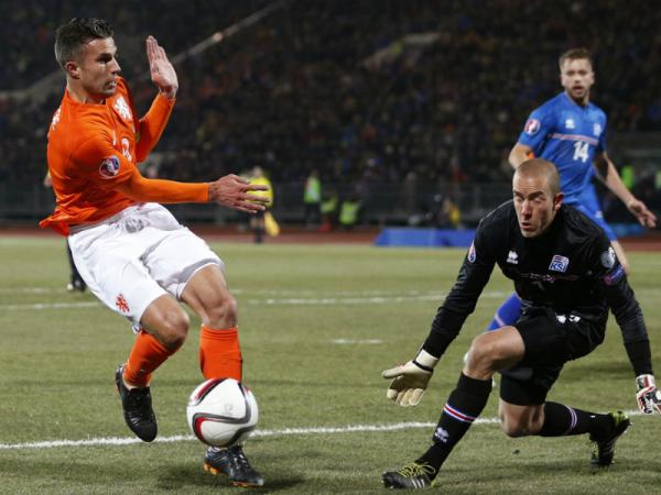 Ван Перси защитил Хиддинка