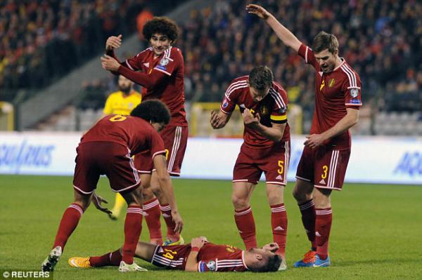 Мертенс не чувствовал ног после столкновения и боялся, что с футболом покончено