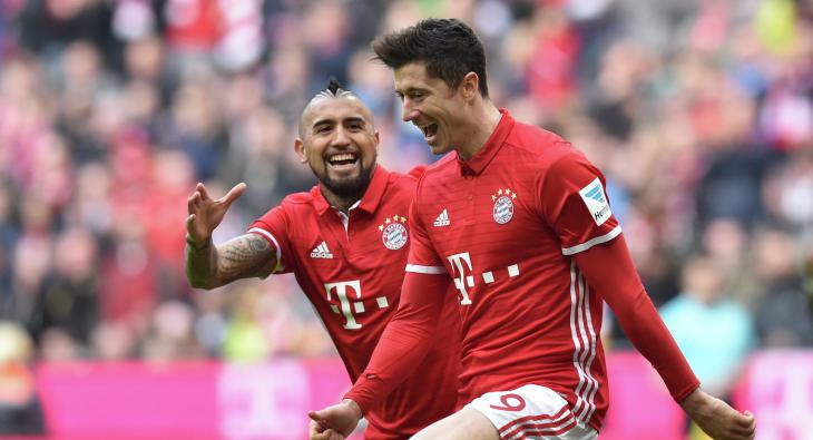 Артуро Видаль Роберт Левандовски