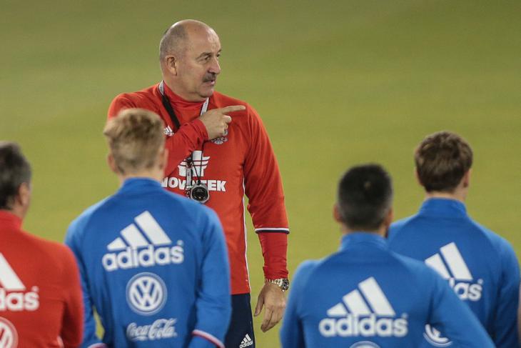 Главный тренер сборной России - Станислав Черчесов