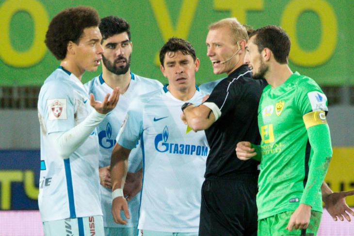 Москвалев получил двойку за судейство матча «Анжи» - «Зенит»