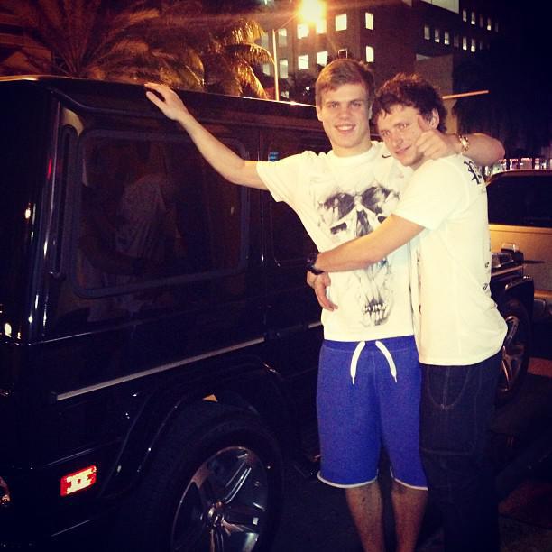 Кокорин и Мамаев прибыли в расположение сборной России с опозданием