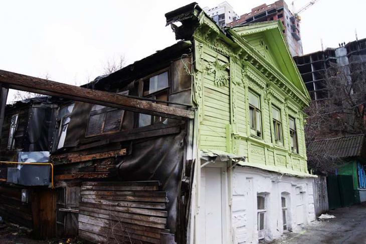 В Самаре к ЧМ-2018 неприглядные дома закроют 2-метровым забором