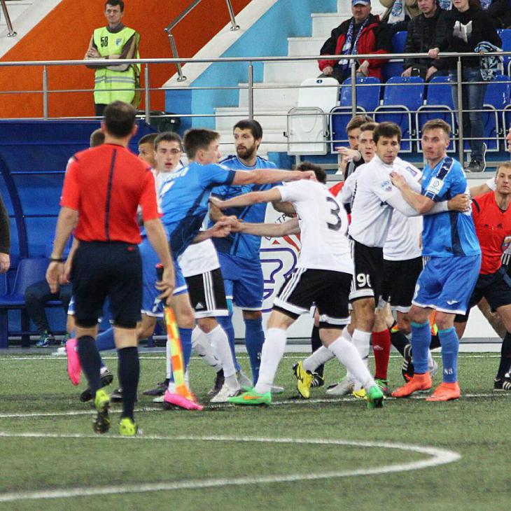 Нападающий «Сибири» получил сотрясение мозга в драке на матче с армавирским «Торпедо»