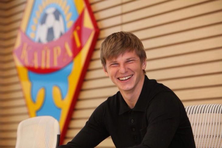 http://www.readfootball.com/oficialno-arshavin-igrok-kayrata-115947.html