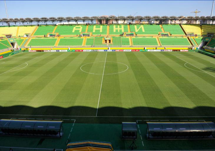 http://www.readfootball.com/nobel-arustamyan-kerimov-mozhet-peredelat-anzhi-arenu-v-akvapark-116157.html