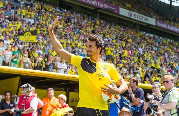 Болельщики «Боруссси» не хотят отпускать Хуммельса