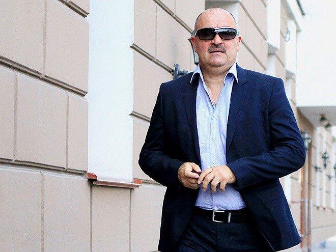 Стала известна зарплата Черчесова в сборной России