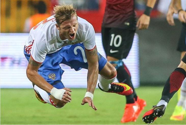 http://www.readfootball.com/lokomotiv-teryaet-tarasova-kotorogo-zhdet-operaciya-126831.html