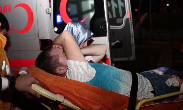 Турецкие фанаты в Стамбуле подрезали двух болельщиков «Локомотива»