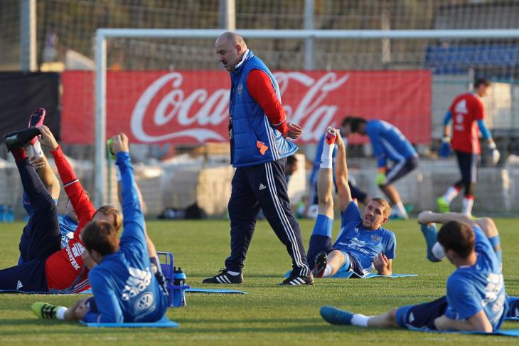 Черчесов: «В сборной России появился беременный. Плюс полтора килограмма»