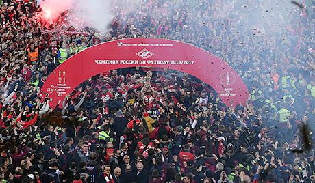 «Спартаку» вручили чемпионский кубок