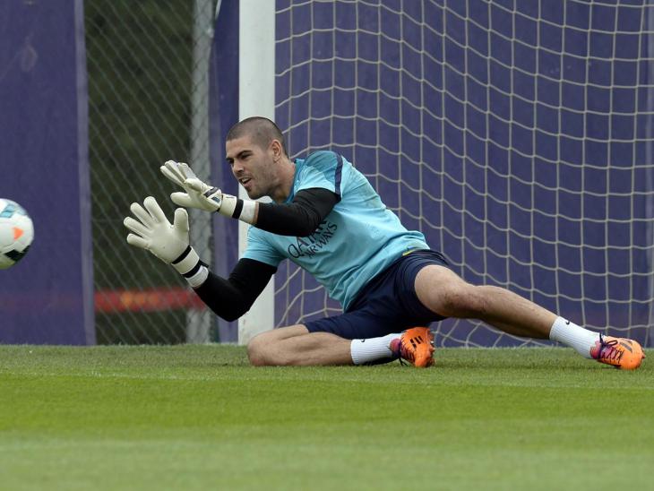 «МЮ» расторгнет контракт с Вальдесом, если тот найдет себе клуб за пределами Англии