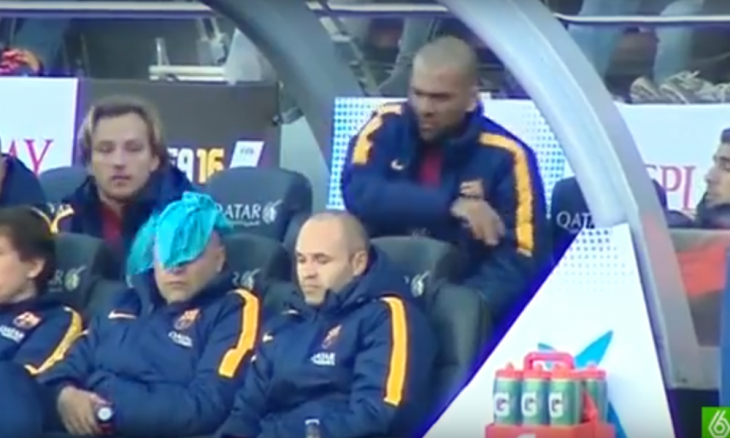 Дани Алвес ковырялся в трусах и издевался над лысым мужиком во время с «Хетафе»