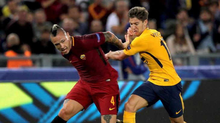 Раджа Наингголан (слева)