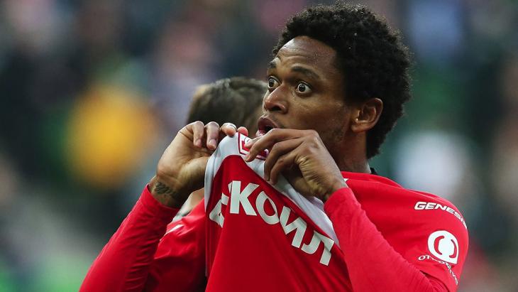 Луис Адриано