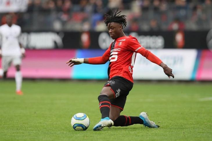 Челси поспорит за Камавингу