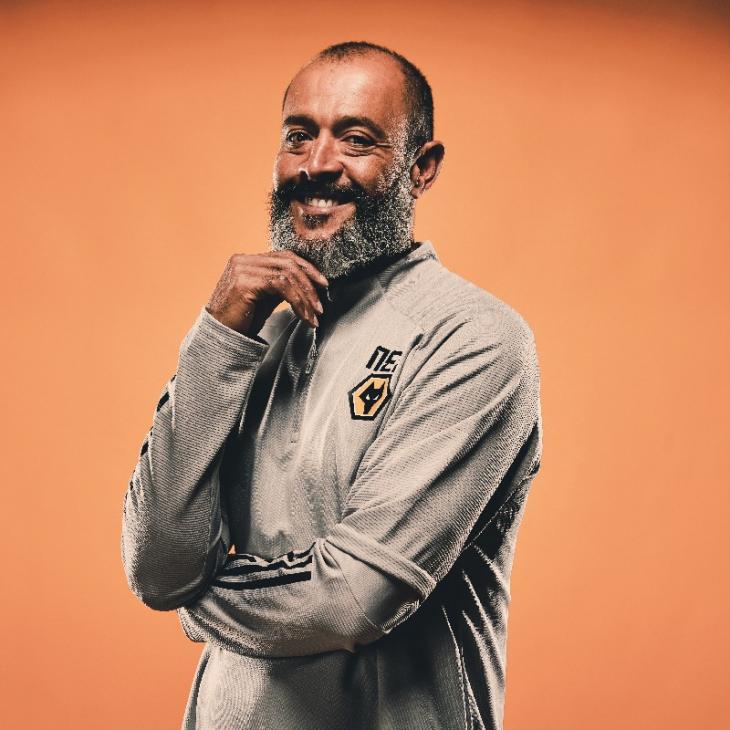 Нуну Эшпириту Санту продлил контракт 