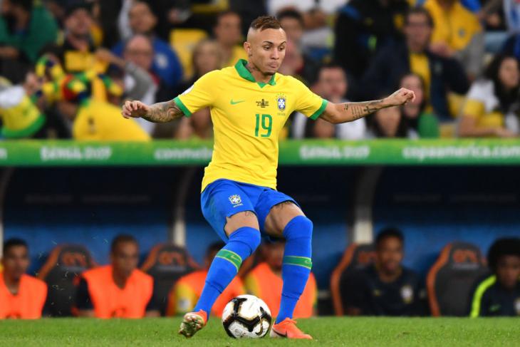 Эвертон Соарес