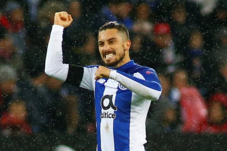 Алекс Теллес