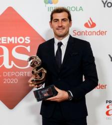 Икер Касильяс