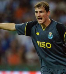 Икер Касильяс