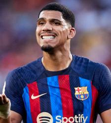 Араухо пойдёт на операцию, чтобы не сломать себе карьеру