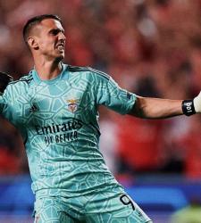 «МЮ» и «Лестер» сражаются за голкипера «Бенфики»