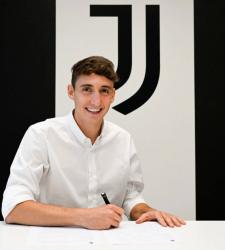 Официально: «Ювентус» купил левого защитника 