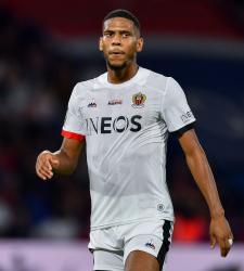 «Тоттенхэм» мешает «МЮ» заполучить защитника