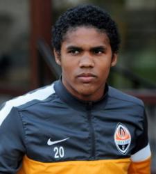 Дуглас Коста 500x345