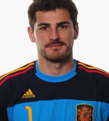 Икер Касильяс 1125x1500