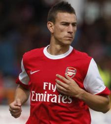 Лоран Косьельни футболист 800x600